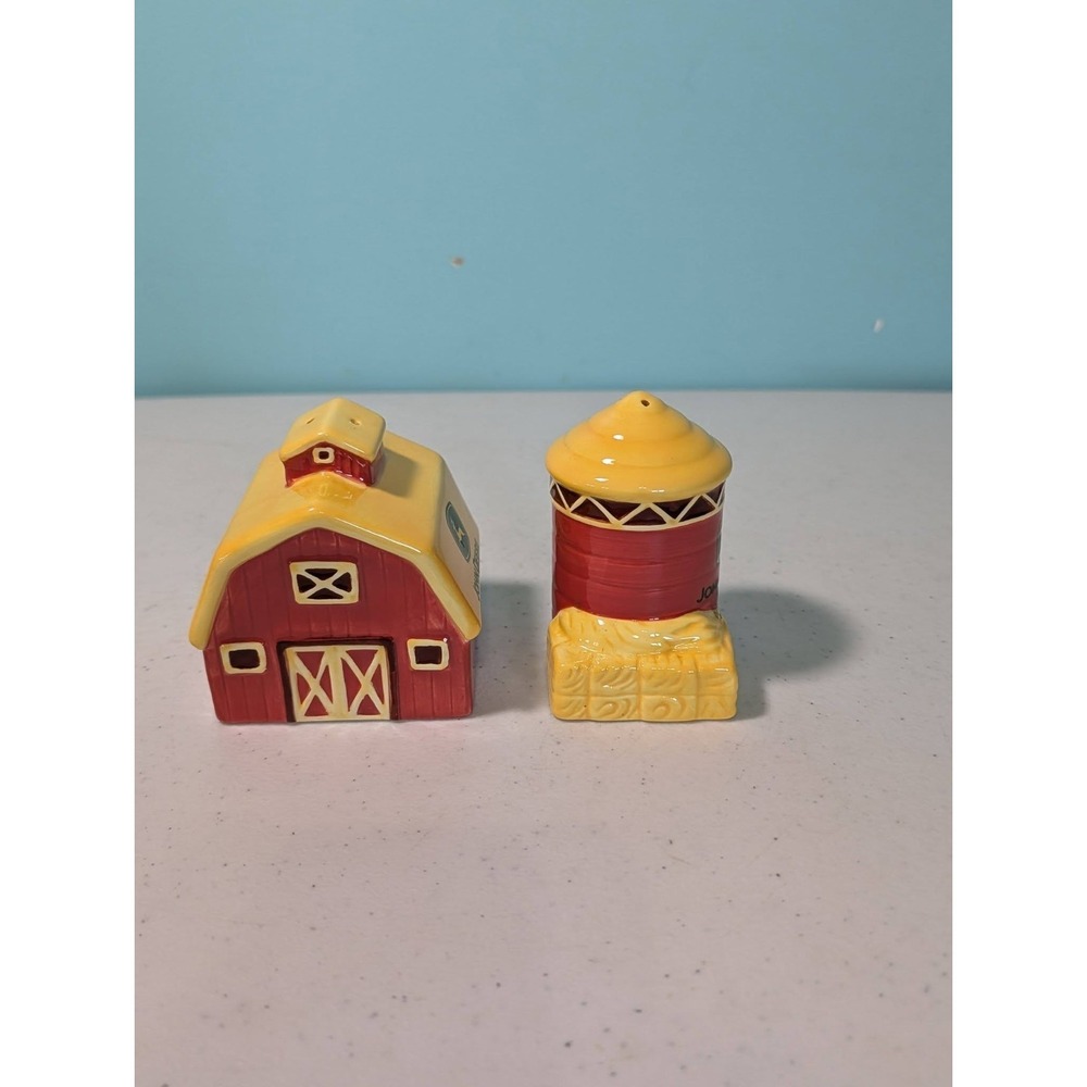 John Deere Farm Barn Silo Ceramic Salt and Pepper Shakers Set - Picture 6 of 10